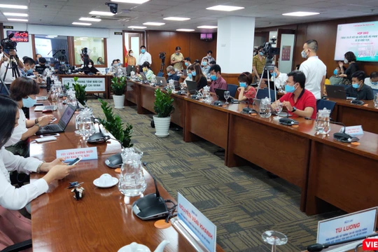 Họp báo thông tin về việc Đại biểu Quốc hội Phạm Phú Quốc có 2 quốc tịch chuẩn bị diễn ra tại Trung tâm Báo chí TP.HCM (Ảnh: Hòa Bình) 