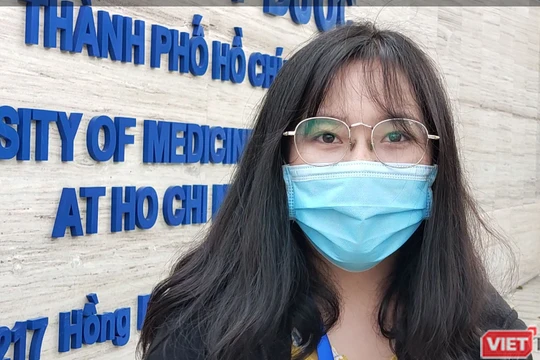 Sinh viên ĐH Y Dược TP.HCM đi học trở lại, mỗi lớp không quá 20 sinh viên (Ảnh: Hòa Bình) 