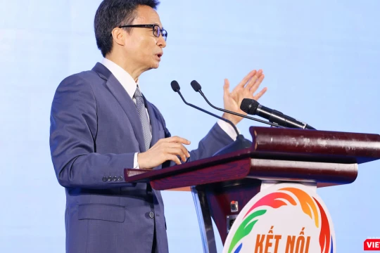 Phó Thủ tướng Vũ Đức Đam phát biểu chỉ đạo tại hội nghị liên kết phát triển du lịch sáng nay 20/11 (Ảnh: SDL)