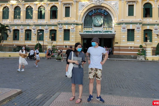 Khách du lịch đến TP.HCM giảm sâu vì ảnh hưởng của COVID-19 (Ảnh: Hòa Bình) 