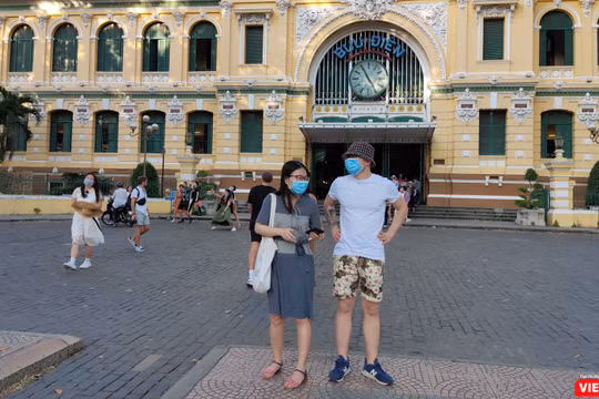 Khách du lịch đến TP.HCM giảm sâu vì ảnh hưởng của COVID-19 (Ảnh: Hòa Bình) 