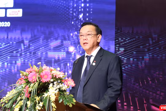 GS.TS Nguyễn Đông Phong - Chủ tịch Hội đồng Trường Đại học Kinh tế TP.HCM phát biểu tại phiên khai mạc TECHFEST Đông Nam Bộ (Ảnh: HB)