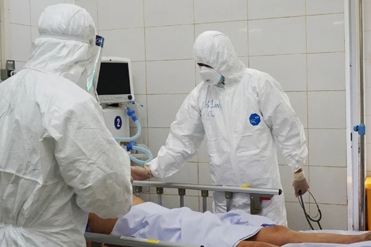 Rất cần phát hiện sớm bệnh nhân COVID-19 giúp bệnh viện an toàn, không trở thành “ổ dịch” (Ảnh: BYT) 