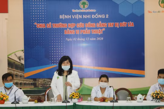 BS.CKII Lê Thị Minh Hồng, Phó giám đốc BV Nhi Đồng 2 phát biểu tại buổi họp báo sáng 2/12 - Ảnh: Hải Linh