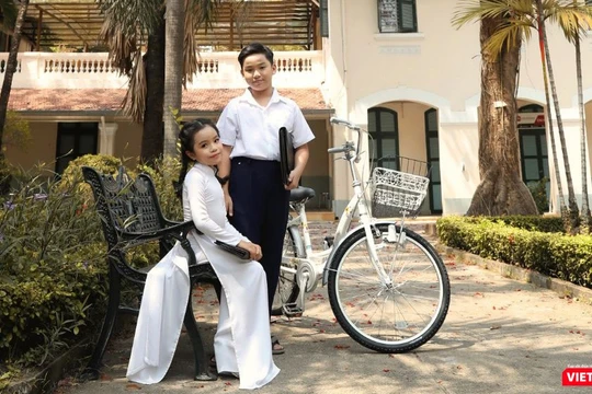 Hai mẫu nhí Gia Huy, Thiên Nga “đốn tim” người xem với bộ ảnh "Tuổi học trò" (Ảnh: Lý Võ Phú Hưng) 