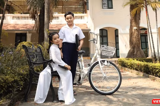 Hai mẫu nhí Gia Huy, Thiên Nga “đốn tim” người xem với bộ ảnh "Tuổi học trò" (Ảnh: Lý Võ Phú Hưng) 