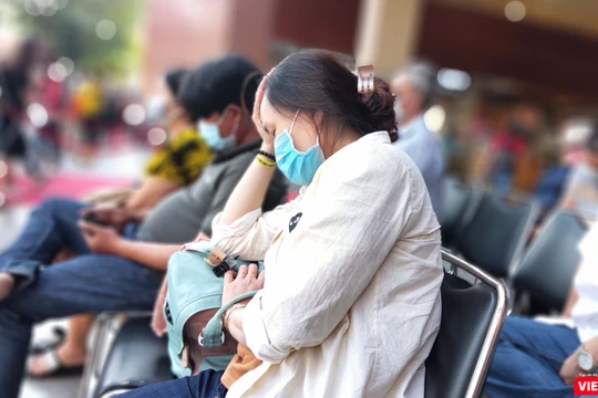 Quận 12 đưa 1 ca nghi ngờ nhiễm virus Corona tự ý bỏ về nhà trở lại BV Nhiệt đới cách ly theo đúng quy định (Ảnh: Hòa Bình)