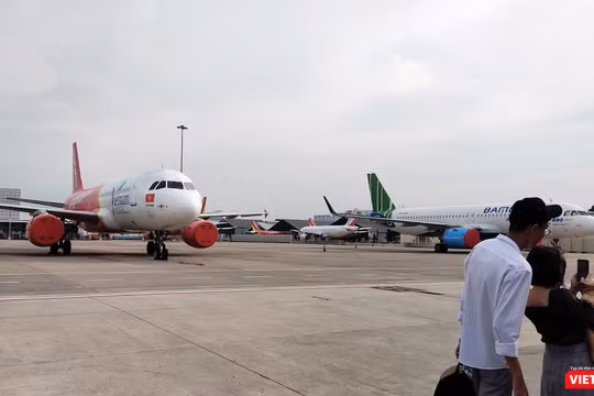 Cảng vụ Hàng không Miền Nam vừa gửi văn bản kiến nghị Cục Hàng không Việt Nam tạm dừng các chuyến bay thương mại (Ảnh: Hòa Bình) 