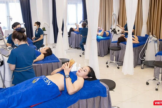 hàng loạt cơ sở thẩm mỹ đang bị phạt nặng vì hoạt động trái pháp luật, không có giấy phép (Ảnh: Nevada)