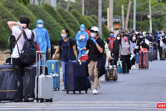 Toàn bộ người nhập cảnh vào TP.HCM đã hoàn thành cách ly (Ảnh: Hữu Tân)