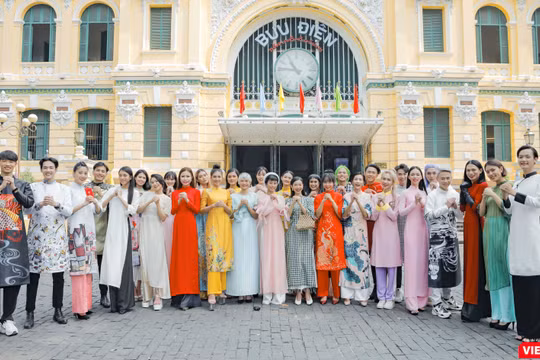 Dàn thí sinh nổi bật của Next Top Model trong áo dài xuân rực rỡ, vui nhộn