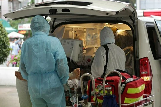 Bệnh nhân 91 được chuyển viện sang Chợ Rẫy từ tối 22/5 (Ảnh: X.A)