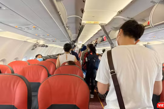 Hôm nay, 230 người Việt kẹt lại Singapore được lên máy bay về nước (Ảnh: NVCC) 