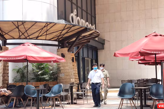 Yêu cầu đóng cửa quán cà phê, nhà hàng chống dịch COVID-19 từ chiều nay 24/3 (Ảnh: Hòa Bình) 