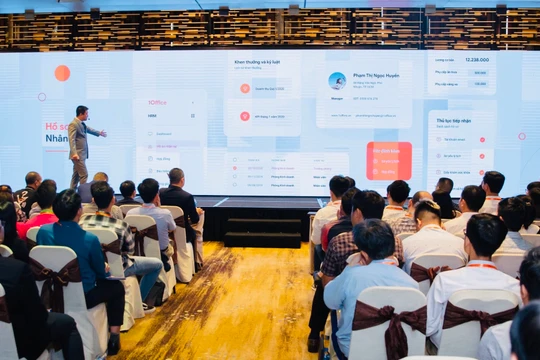 Toàn cảnh buổi ra mắt 1Office tại TPHCM ngày 28/11 (Ảnh: HB) 