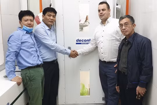 Bệnh viện đa khoa Quảng Ninh tiếp nhận tài trợ của ca sĩ Hà Anh Tuấn (Ảnh do Hà Anh Tuấn cung cấp) 