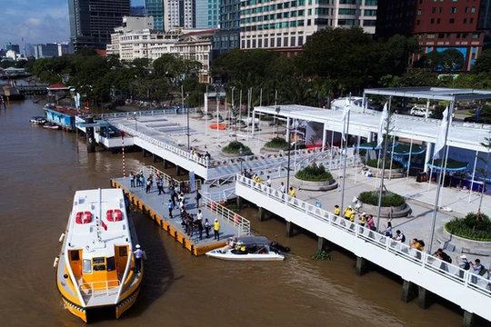 Bus sông Sài Gòn hiện đại nhất VN phải giảm chuyến vì COVID-19 (Ảnh: Lê Quân) 