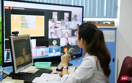 Cô trò Trường Vstar School học online trong thời gian dịch bệnh COVID-19 (Ảnh: Vstar School) 