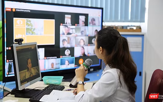 Cô trò Trường Vstar School học online trong thời gian dịch bệnh COVID-19 (Ảnh: Vstar School) 