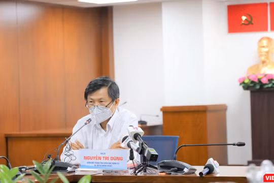 BS Nguyễn Trí Dũng, Giám đốc Trung tâm Kiểm soát bệnh tật TP.HCM cho biết sẽ ưu tiên xét nghiệm nhanh cho người sắp kết thúc cách ly tập trung (Ảnh: TTBC) 