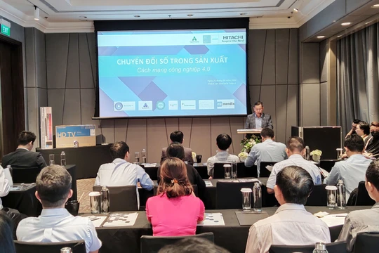 Ông Nguyễn Hoàng Hiệp, Giám đốc Công ty Hitachi Systems Việt Nam phát biểu tại Hội thảo “Chuyển đổi công nghệ số trong sản xuất” (Ảnh: Hoàng Hải) 