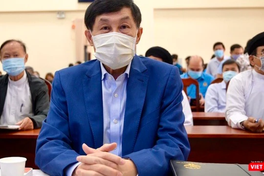 Ông Johnathan Hạnh Nguyễn, Chủ tịch Tập đoàn Liên Thái Bình Dương đã tài trợ 30 tỷ đồng cho công tác chống dịch COVID-19 và hạn mặn miền Tây (Ảnh: TTBC) 