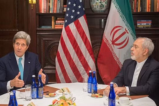 Ngoại trưởng Mỹ John Kerry gặp đồng cấp Iran Javad Zarif ngày 22/4/2016 (Ảnh: Getty Images)