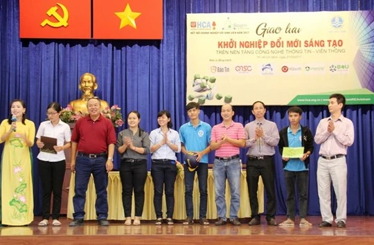 Các đại biểu tham gia giao lưu