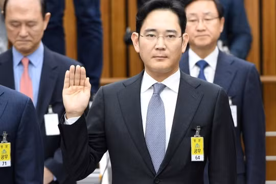 Lee Jae Yong trong phiên xét xử tại Tòa án Trung tâm quận Seoul.
