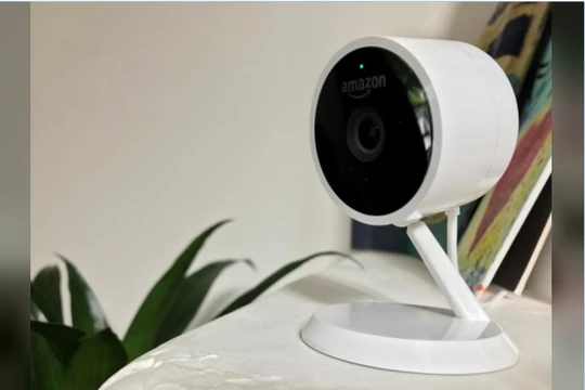  Camera được kiểm soát từ đám mây của Amazon. Ảnh Reuters