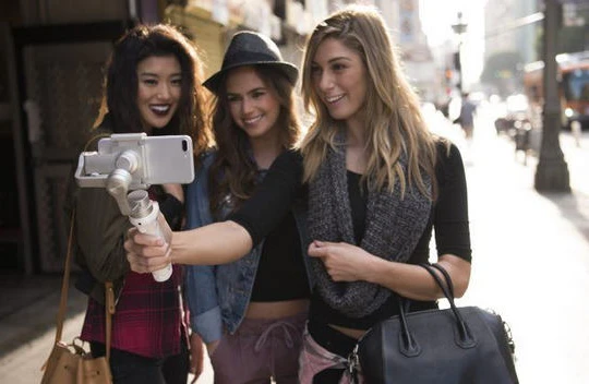 Giới trẻ luôn háo hức với các sản phẩm của DJI