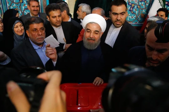 Ông Hassan Rouhani bỏ phiếu tại điểm bầu cử Ershad