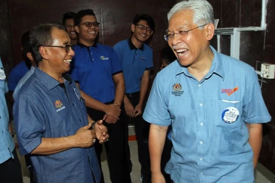 Bộ trưởng Đại học Malaysia Seri Idris Jusoh tại lễ ra mắt trường cao đẳng cộng đồng Maran