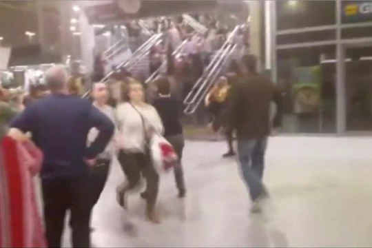 Quang cảnh hỗn loạn tại hiện trường vụ nổ