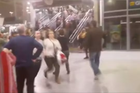 Quang cảnh hỗn loạn tại hiện trường vụ nổ