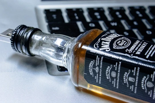 USB hình chai rượu Tennessee whiskey
