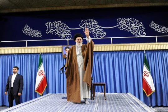 Lãnh tụ tinh thần tối cao Iran Ayatollah Ali Khamenei xuất hiện trong một sự kiện ở Tehran trước thềm bầu cử