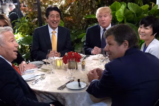 Tổng thống D.Trump và Thủ tướng Abe bên bàn tiệc