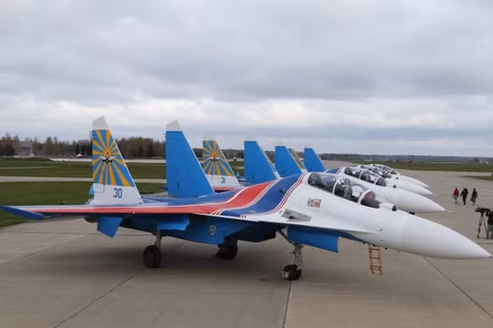 Phi đội Tráng sĩ Nga tại sân bay Nội Bài