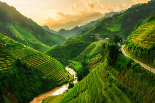 Núi Mù Cang Chải (Việt Nam) hiện lên trong ảnh đầy vẻ quyến rũ