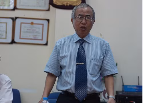 GS.TS Lê Chí Hiệp phát biểu tại một hội thảo về điện mặt trời. Ảnh: NVCC.