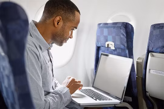 Việc cung cấp internet trên máy bay ngày càng phổ biến