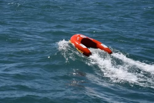 Với thiết kế đơn giản nhưng rất độc đáo và hữu dụng, phao cứu sinh U-safe có thể bơi đến chính xác vị trí người bị nạn để giải cứu. Ảnh: Noras Performance.