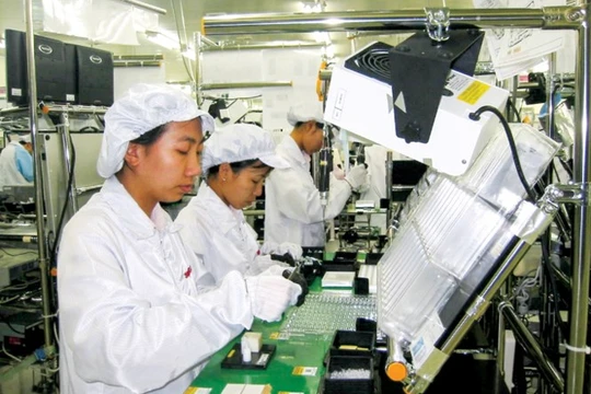 Sản xuất máy ảnh kỹ thuật số tại nhà máy Sanyo (Khu công nghiệp Biên Hoà 2)