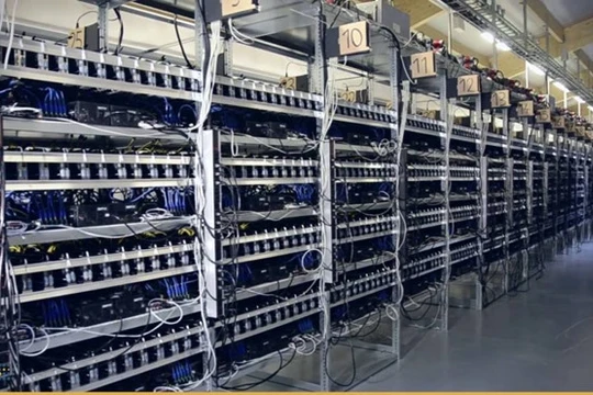 Máy đào Bitcoin không nằm trong danh mục cấm nhập khẩu. Ảnh: HQO.