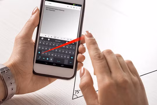 Các chuyên gia Nga phát triển công nghệ bảo mật smartphone không thể xâm nhập được. Ảnh SPUTNIK/ ALINA POLYANINA