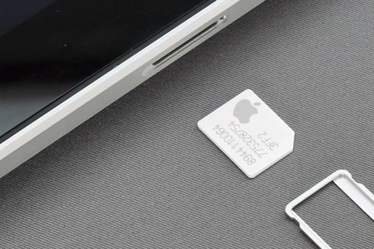 Apple là một trong những công ty quan tâm đến việc chuyển từ SIM truyền thống sang eSIM 
