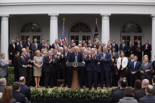 Tổng thống Donald Trump phát biểu mừng thắng lợi