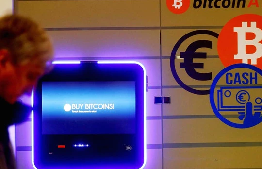 ATM bitcoin ở Vilnius (Lithuania). ẢNH: REUTERS