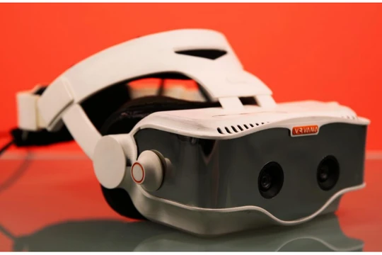Bản mẫu kính VR của Vrvana Totem
